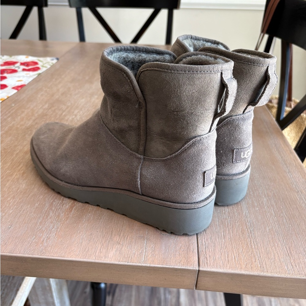 Uggs size women’s 10